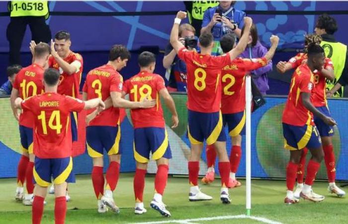 منتخب
      إسبانيا
      بطلًا
      ليورو
      2024
      على
      حساب
      إنجلترا المساء الاخباري ..
