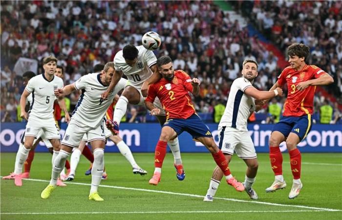 منتخب
      إسبانيا
      بطلًا
      ليورو
      2024
      على
      حساب
      إنجلترا المساء الاخباري ..