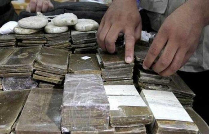 بـ
      4
      ملايين
      جنيه..
      القبض
      على
      تاجر
      مخدرات
      بحوزته
      50
      كيلو
      حشيش
      في
      الإسماعيلية - بوابة المساء الاخباري