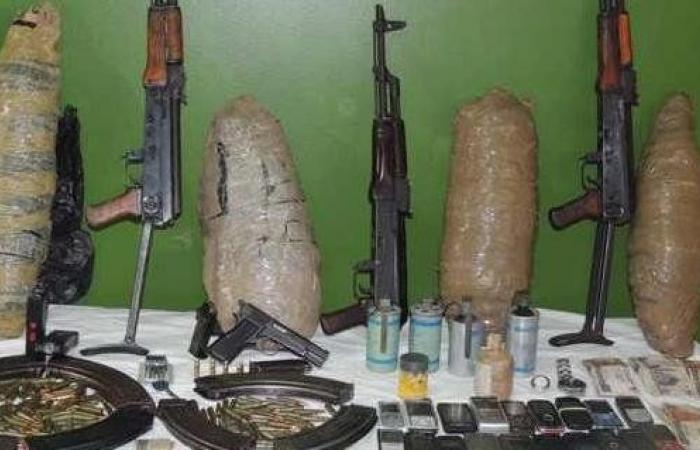 قيمتها
      22
      مليون
      جنيه..
      سقوط
      9
      عناصر
      إجرامية
      متلبسين
      بحيازة
      مواد
      مخدرة
      في
      4
      محافظات - بوابة المساء الاخباري