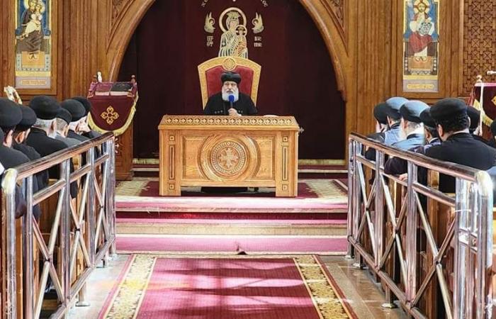 وَيَكُونُ لِبَنِيهِ مَلْجَأٌ.. اجتماع مجمع كهنة حلوان بحضور الأنبا ميخائيل| صور .. بوابة المساء الاخباري