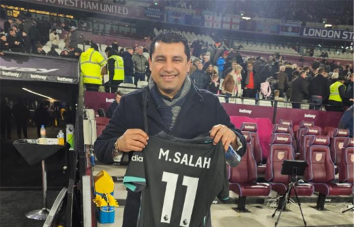 بعدما
      أهداه
      قميصه..
      هيثم
      فاروق
      يُلمح
      لمستقبل
      محمد
      صلاح
      ويوجه
      نصيحة
      لـ
      الزمالك
      وزيزو