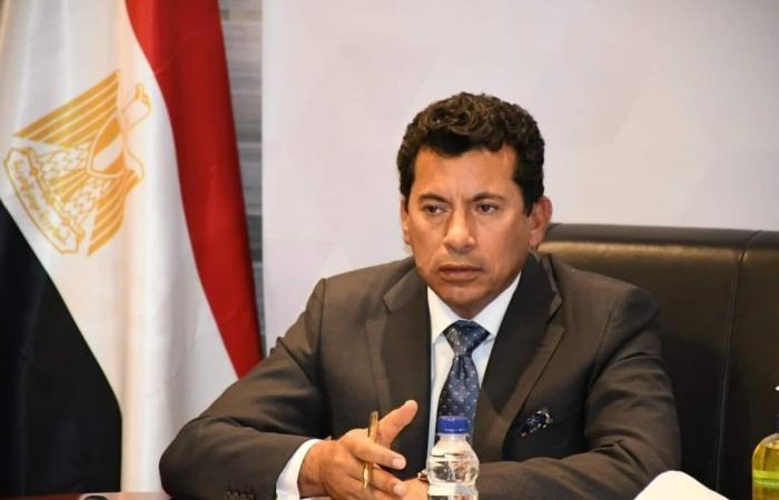 أشرف
صبحي:
القيادة
السياسية
مهتمة
بملف
الرياضة..
ونطمح
لاستضافة
المونديال
والأولمبياد - بوابة المساء الاخباري