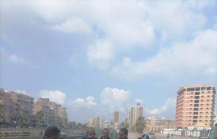 رئيس
      مدينة
      دمنهور
      يتابع
      أعمال
      تطوير
      ميدان
      المعهد
      الديني المساء الاخباري ..