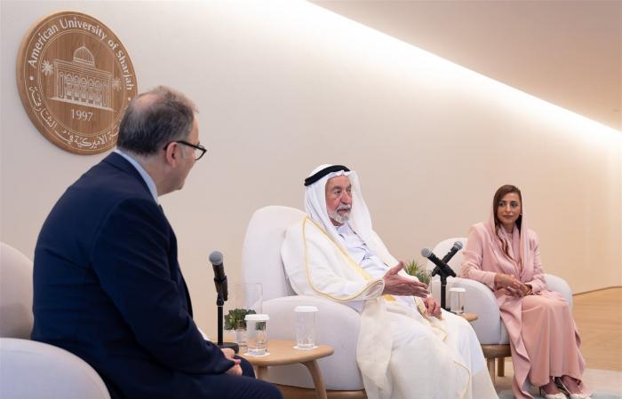 سلطان
      يشهد
      توقيع
      مذكرة
      تفاهم
      بين
      الجامعة
      الأمريكية
      في
      الشارقة
      ونظيرتها
      بالقاهرة المساء الاخباري ..