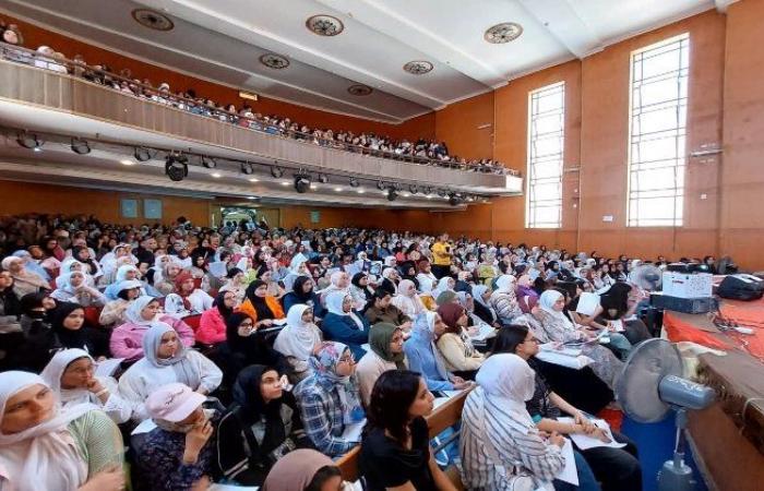 اقبال
      كثيف
      على
      المراجعات
      النهائية
      المجانية
      لطلاب
      الثانوية
      العامة
      ببورسعيد - بوابة المساء الاخباري