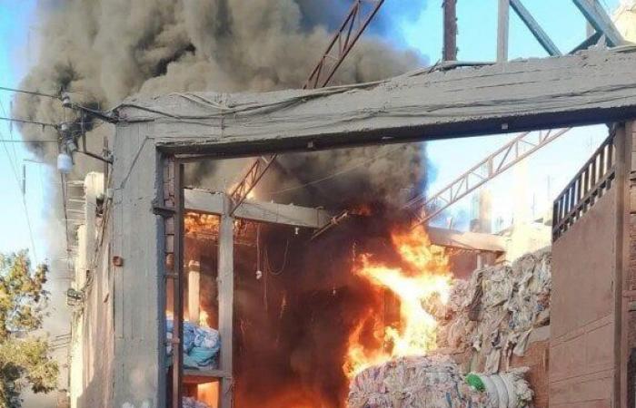 نيابة
      الخانكة
      تعاين
      موقع
      حريق
      مخزن
      البلاستيك
      بقرية
      كفر
      حمزة - بوابة المساء الاخباري
